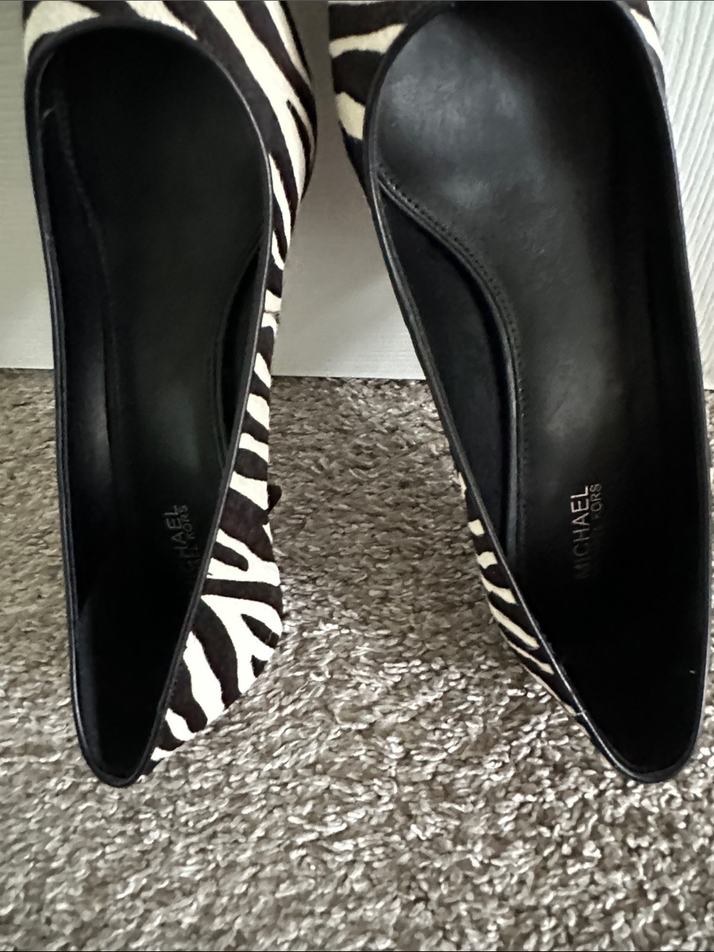 Michael Kors Zebra-Print Pointed Flats - Black & White Flex calf hair shoes - Picture 4 of 13